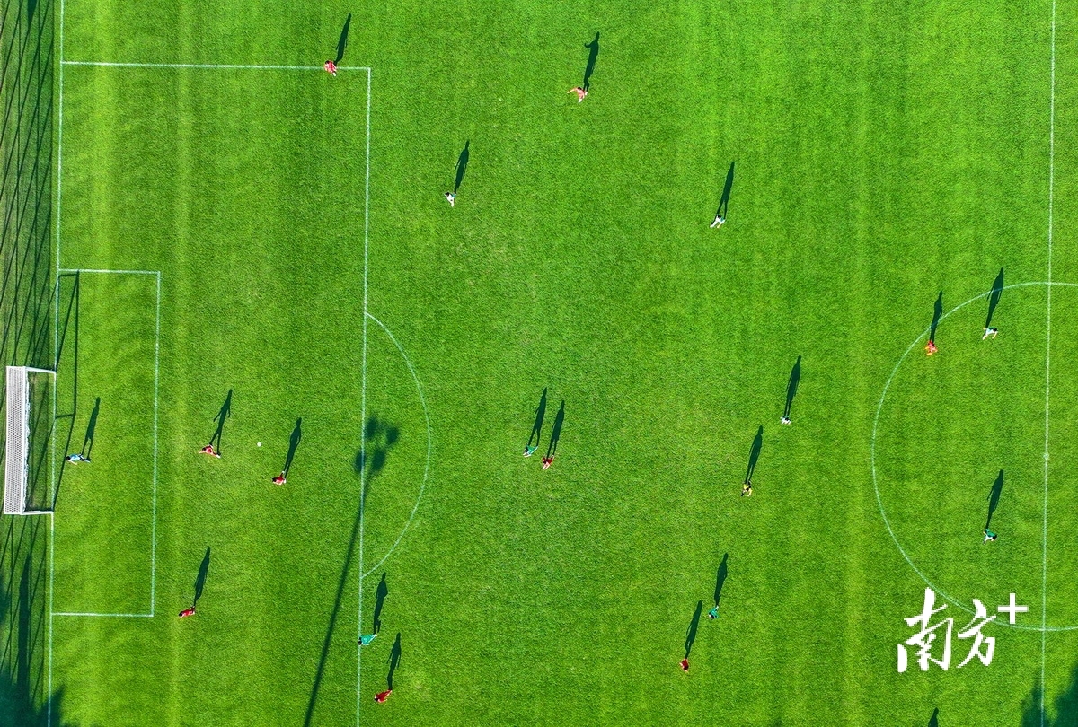 上锻炼, cn, 兴中体育场 上锻炼, cn, 兴中体育场